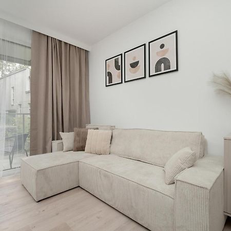 קטוביץ Exceptional Apartment With Parking By Noclegi Renters מראה חיצוני תמונה