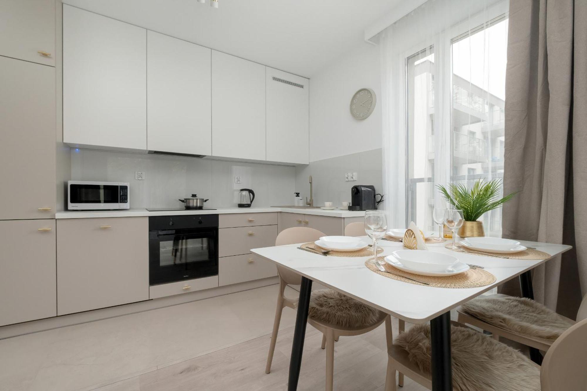 קטוביץ Exceptional Apartment With Parking By Noclegi Renters מראה חיצוני תמונה